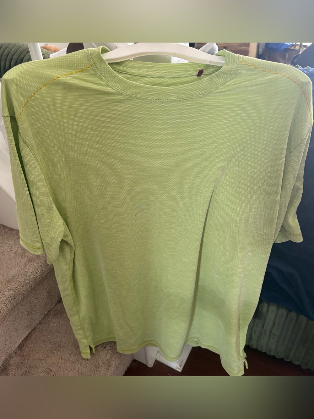 Tommy Bahama Men’s Green Crewneck Extra Soft Shirt Large